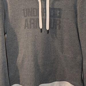 Under Armour Women's Medium Grey Fleece Long Sleeve Hoodie Zip Pocket Sweater